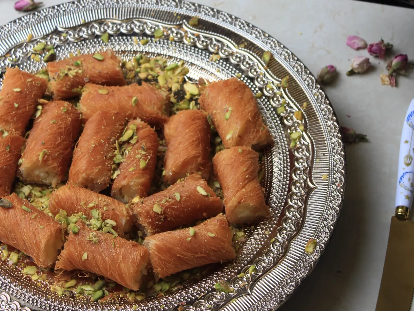 كنافة مبرومة بالقشطة عائلي