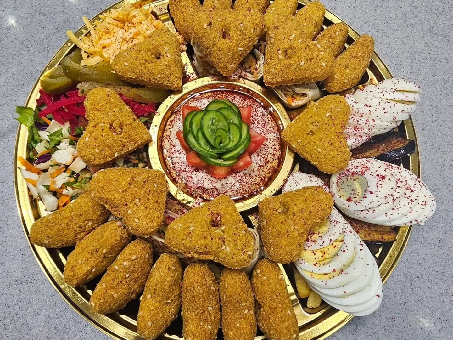 طبق فلافل عائلي