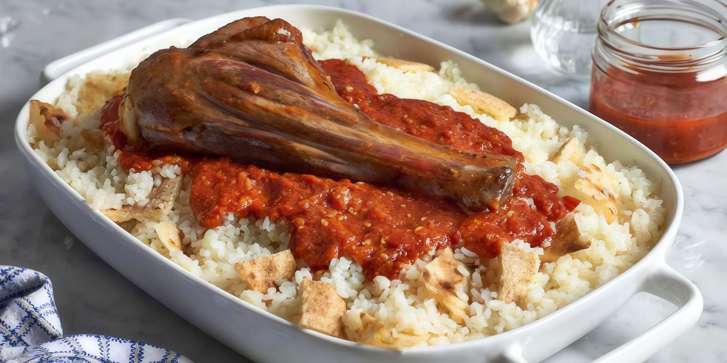 موزة ضاني مع فتة و شوربة