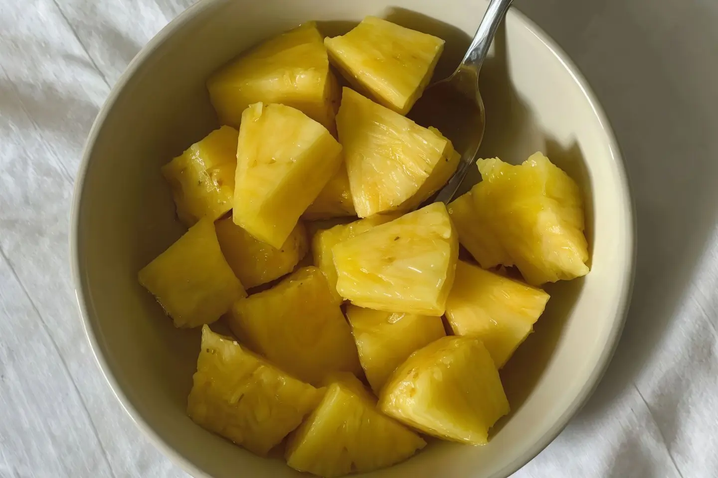 قطع اناناس - وسط