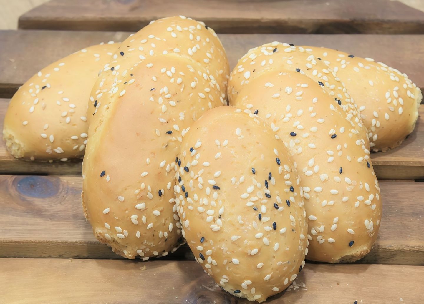 Oval White Rusk With Sesame And Black Seed