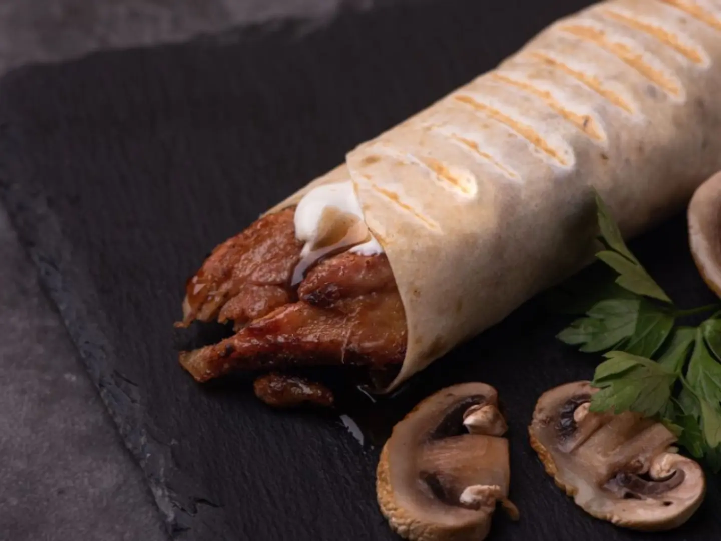 ساندوتش لحم كبير