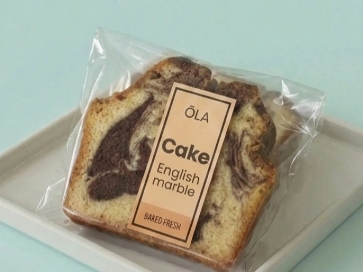 English Marble Chocolate And Vanilla Cake