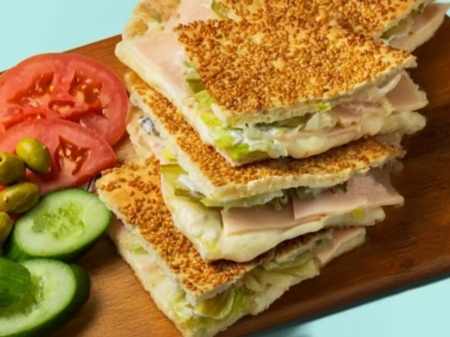 ديك رومي و جبنة