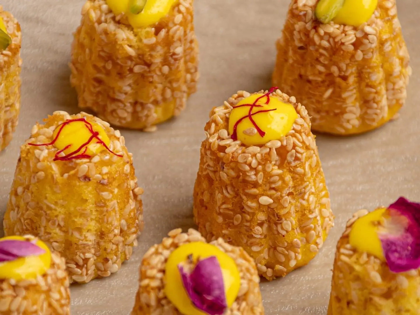 Tiny Aqili Cake 36 Pieces