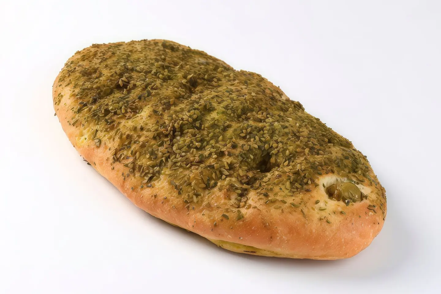 خبز الفوكاشيا مع الأوريجانو والزيتون الأخضر