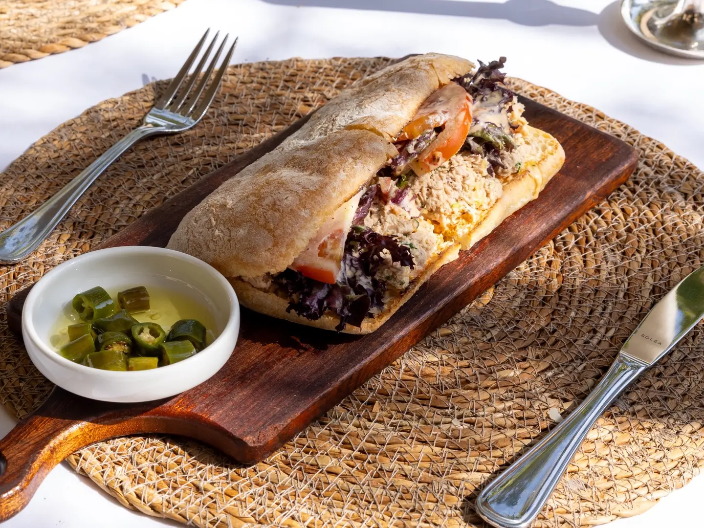 ساندويتش تونة الحار