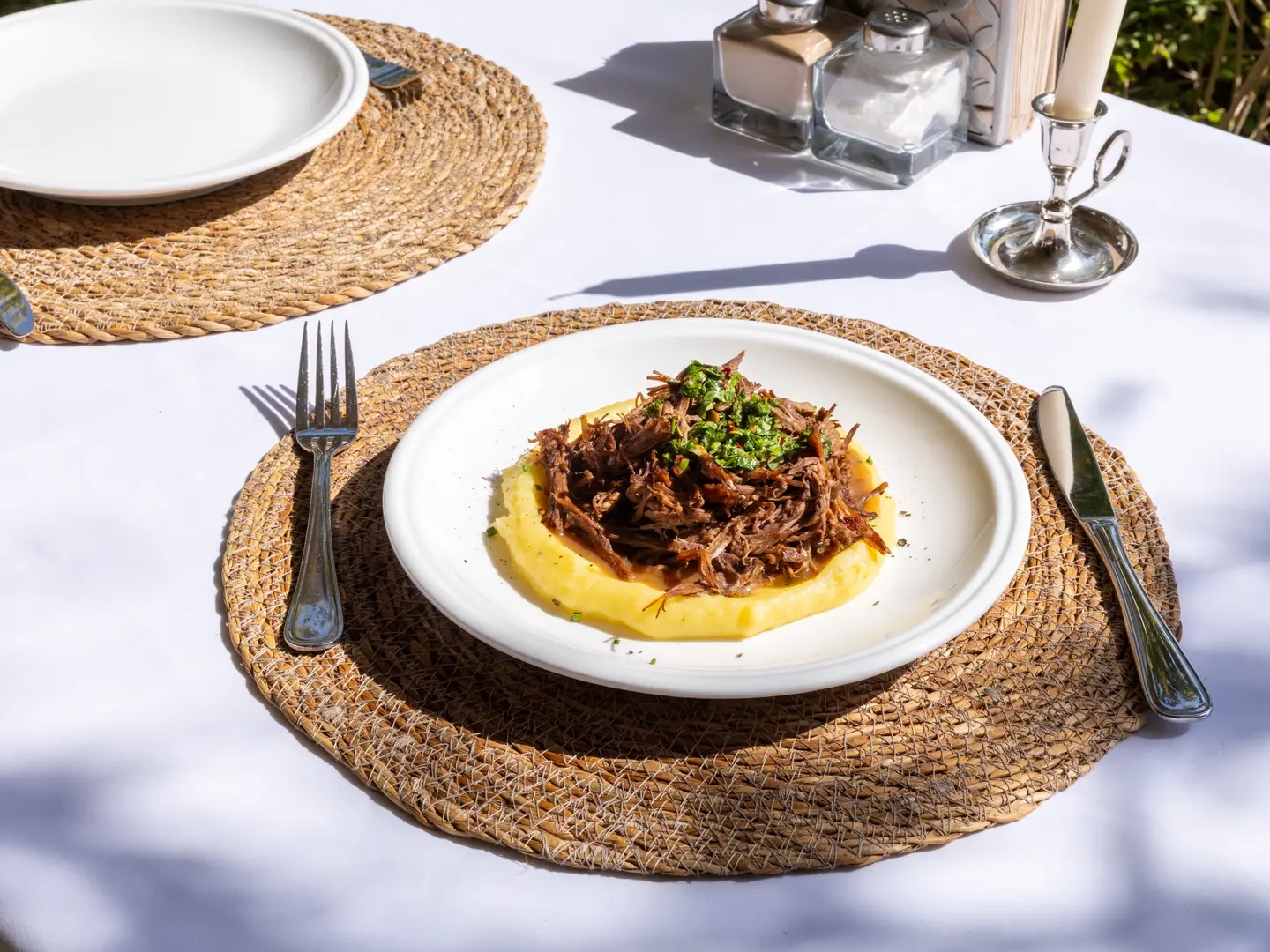 بيف على البطاطس المهروسة