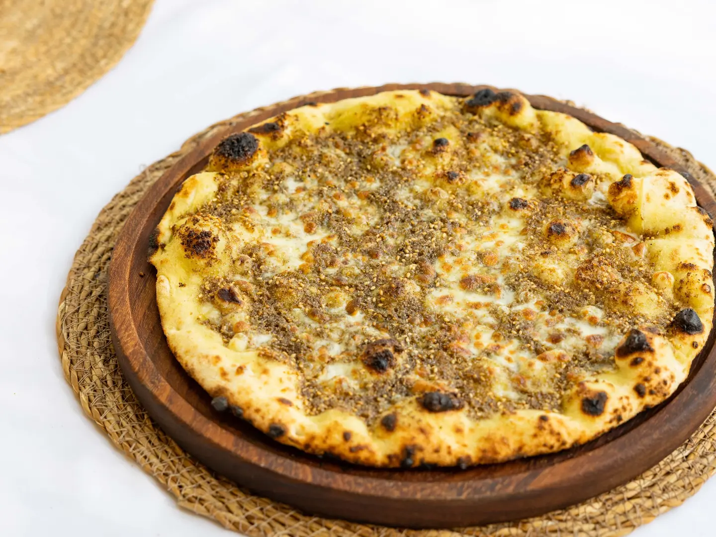 منقوشة زعتر بالجبنة