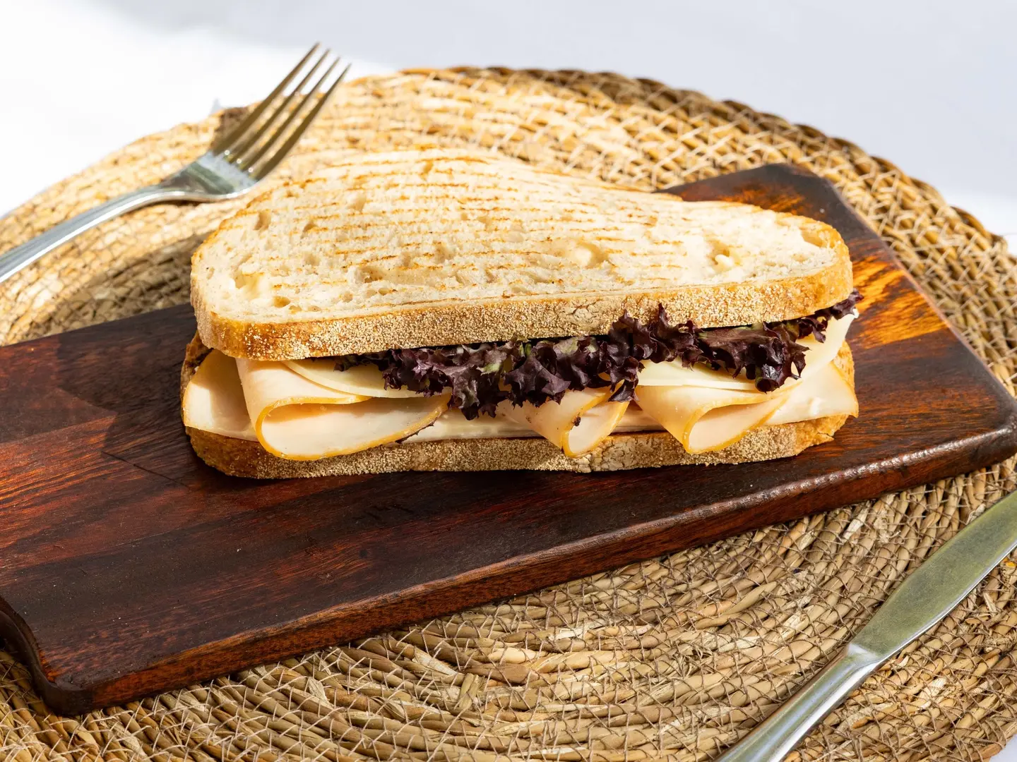 ديك رومي مدخن