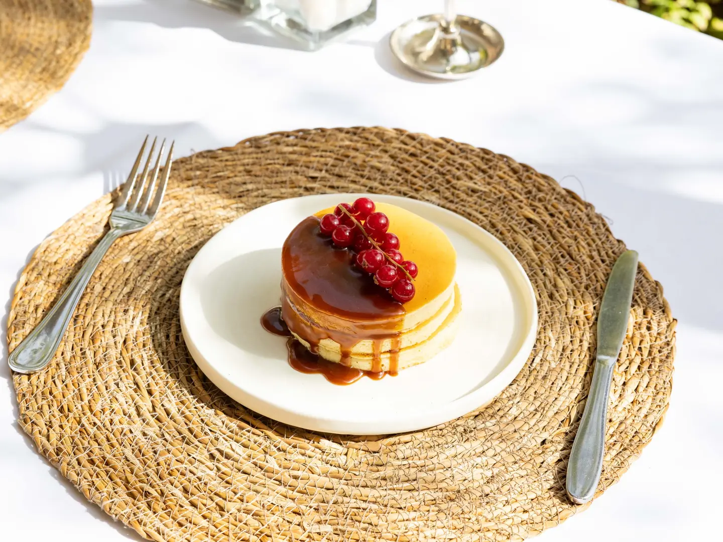 بانكيك مع طحينية ودبس تمر