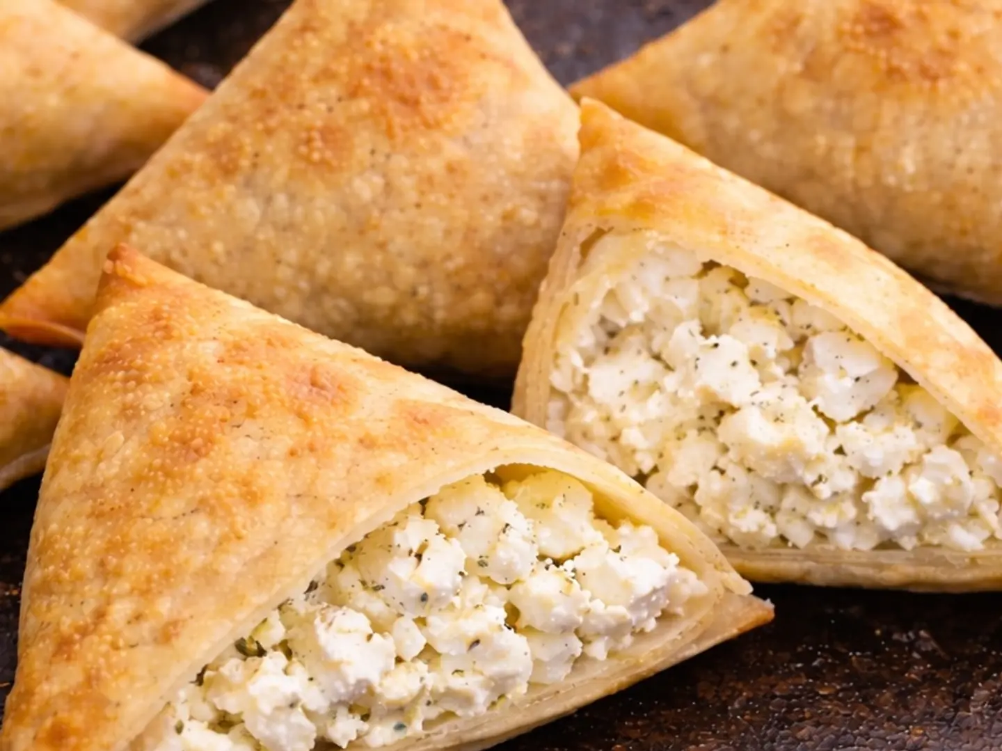 سمبوسه جبن فيتا