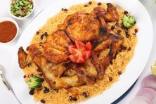 حبة دجاج على الفحم رز بخاري