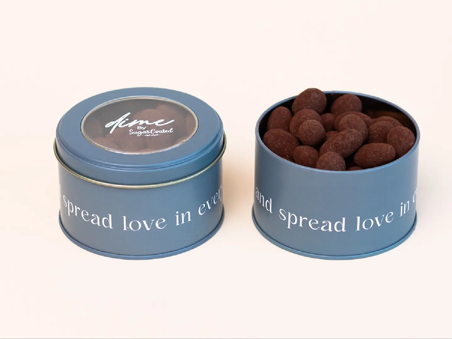 اللوز المكرمل بالكاكاو