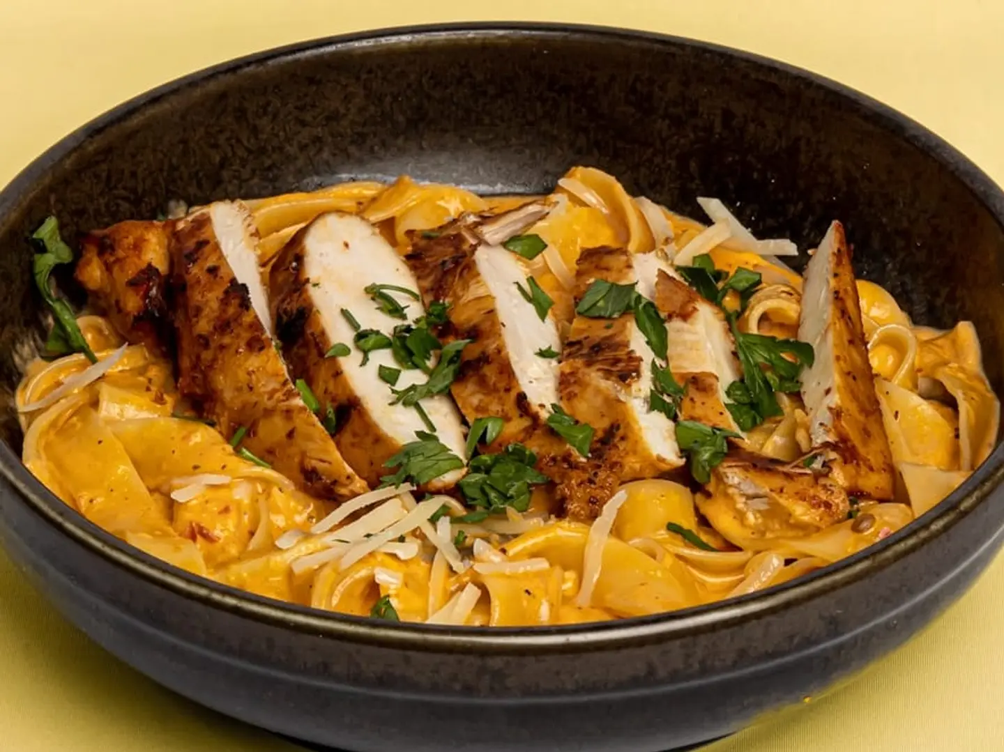 فوتشيني دجاج - صوص ابيض