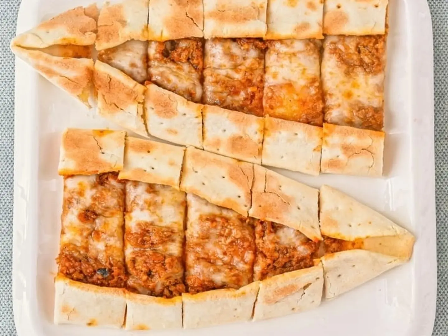 فطيرة لحم جبن