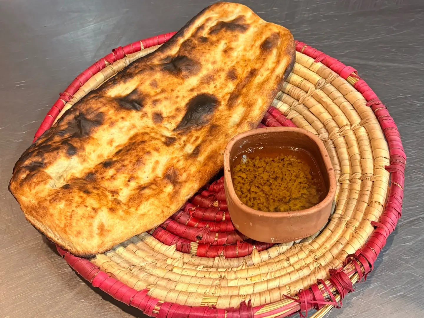 ميفا الدار مع الرضيفة