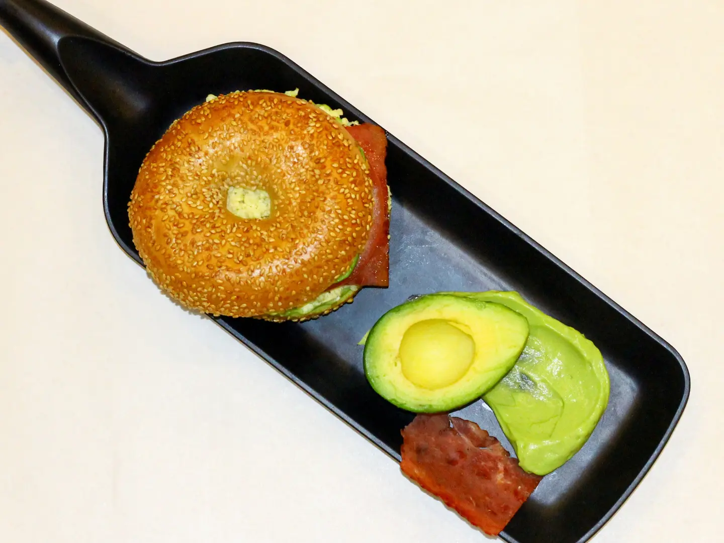 سماش بيجل اومليت ساندويش