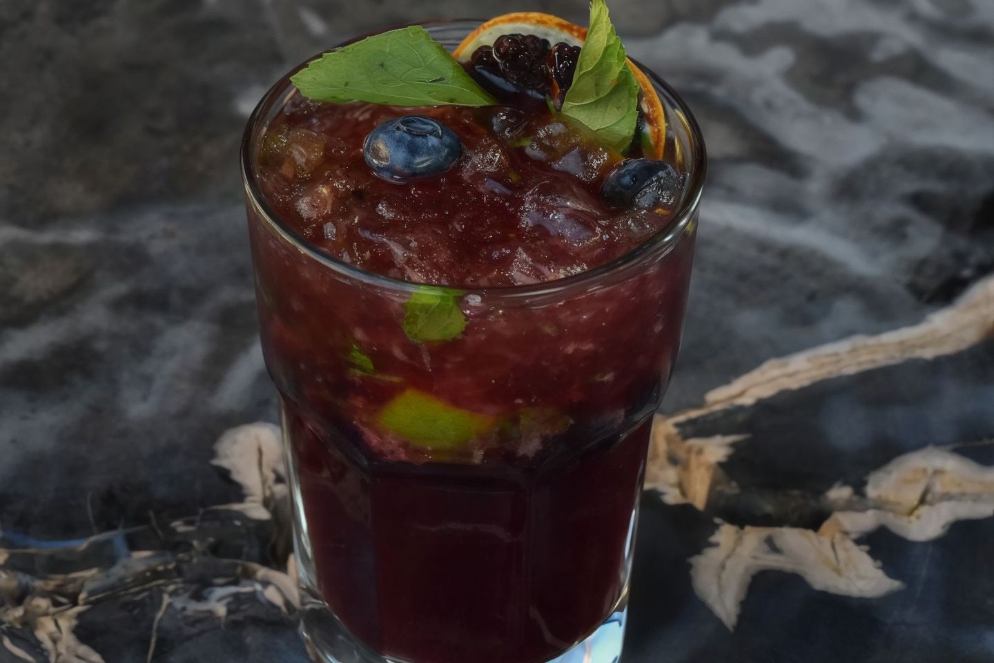 موهيتو توت أزرق