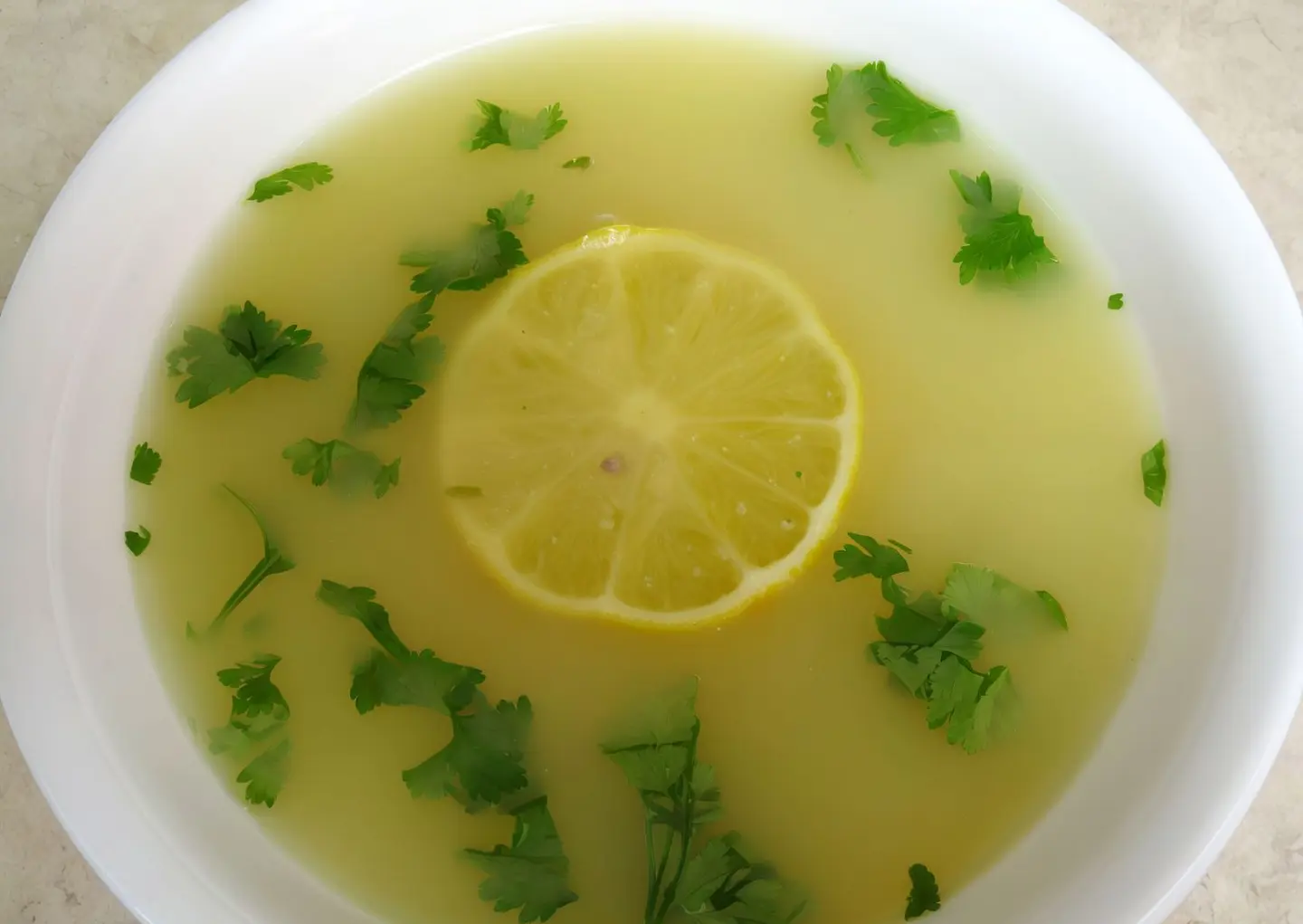 شوربة خضار بالليمون والكزبرة