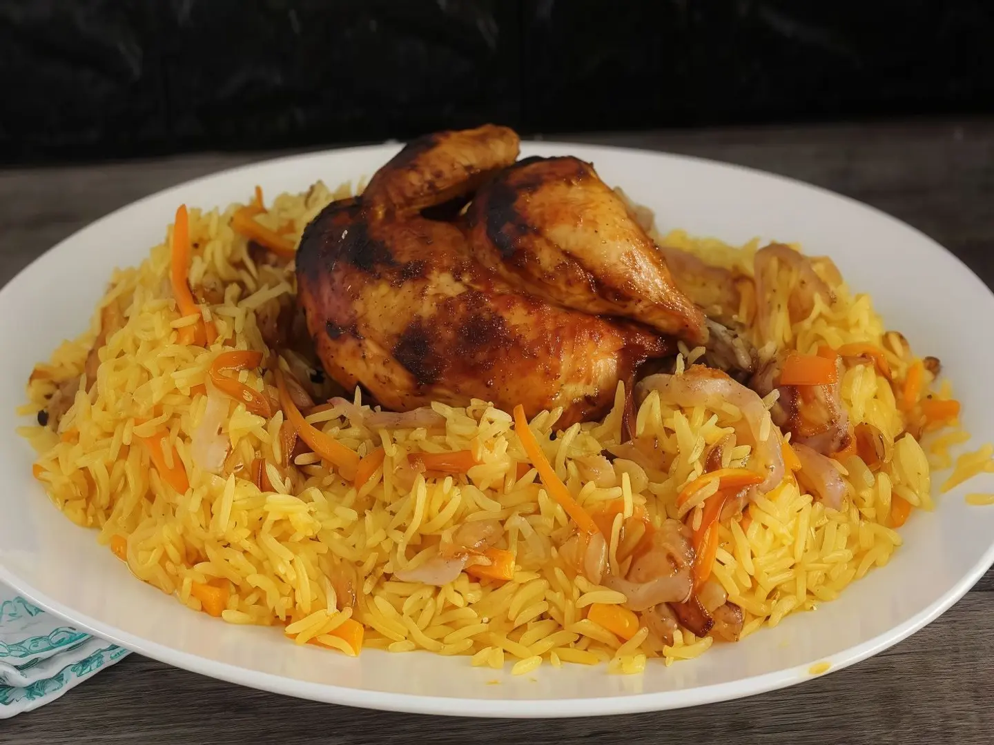 نصف دجاجة شواية مع الأرز