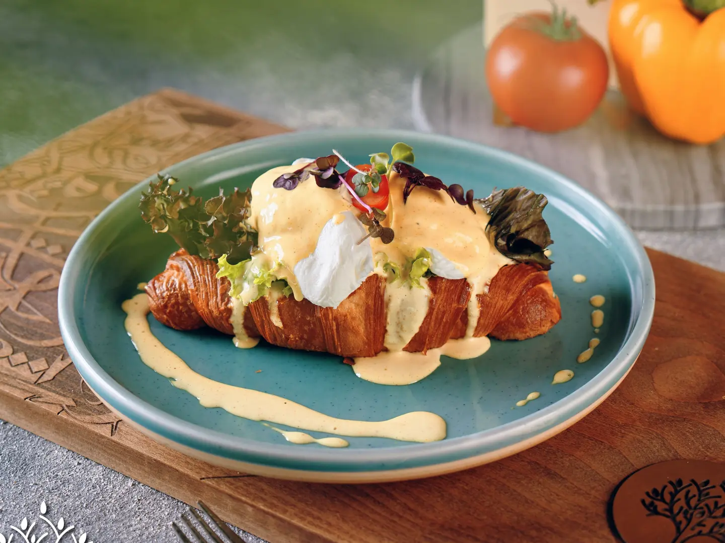 Croissant Benedict