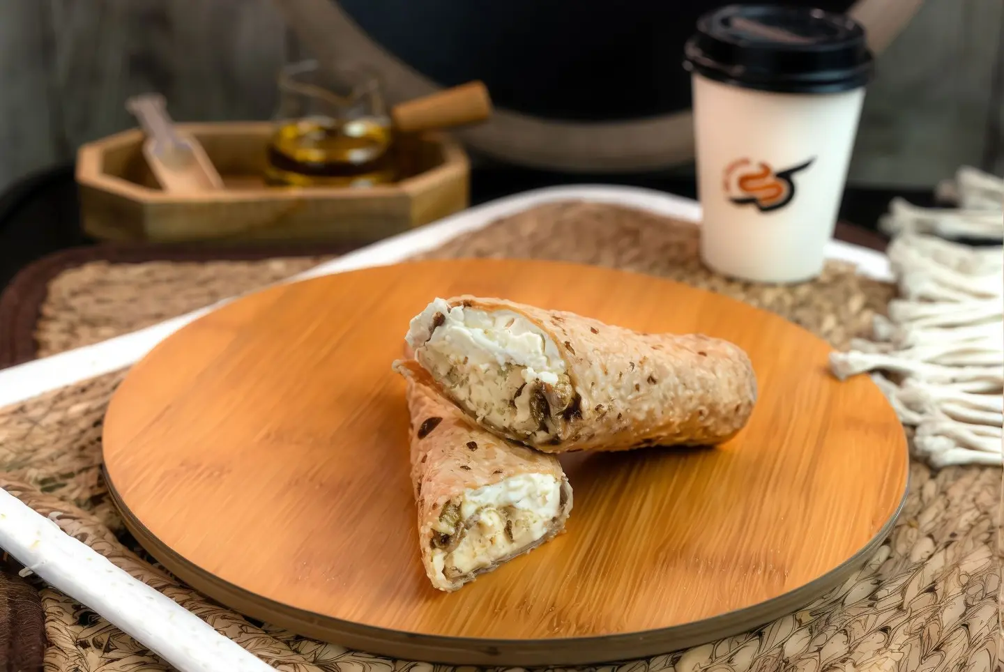 فطيرة حلاوة طحينية بجبن فيتا