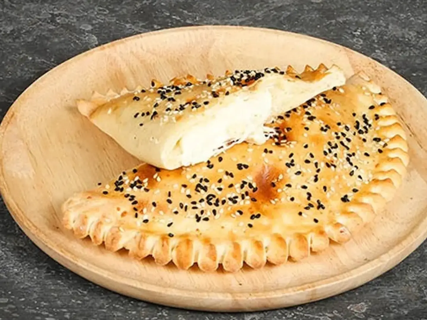 فطيرة جبن قشقوان