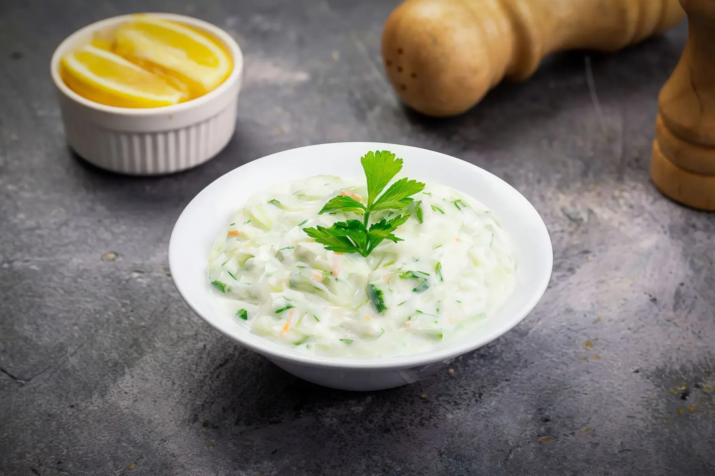 سلطة خيار مع اللبن