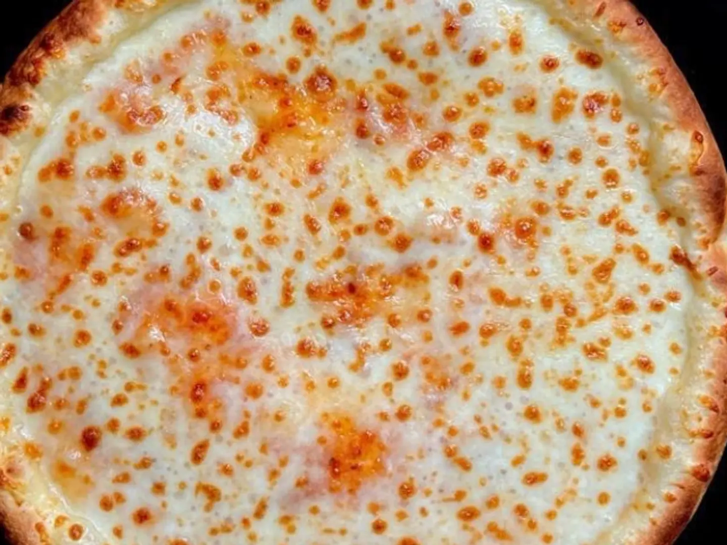 بيتزا جبن سائل