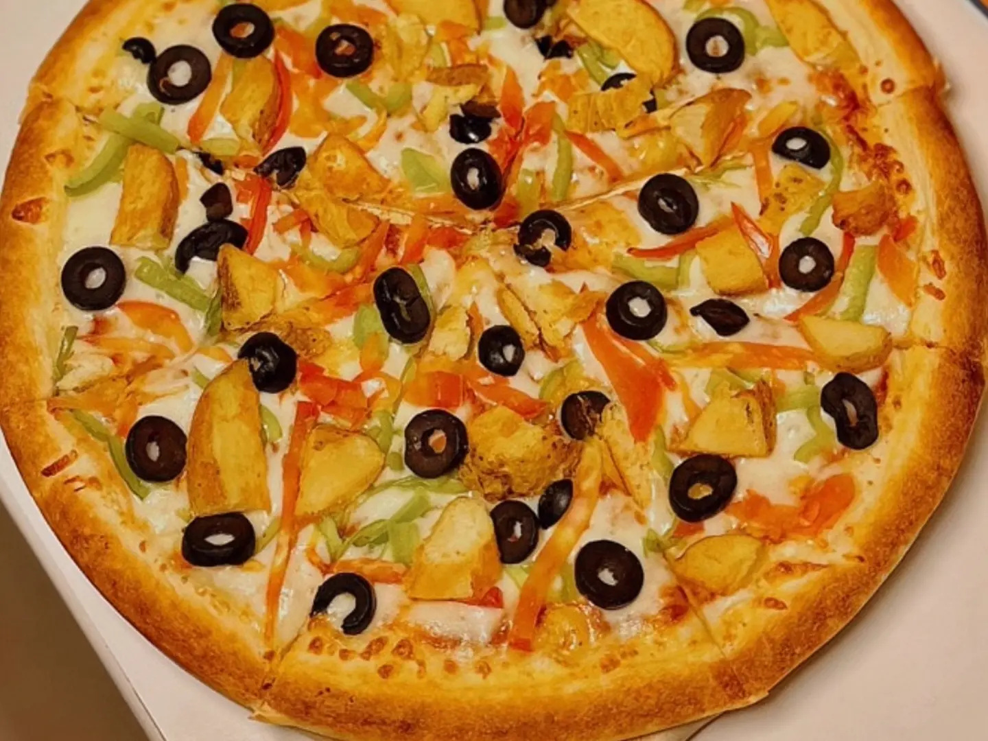 بيتزا بطاطس ودجز بالخضار