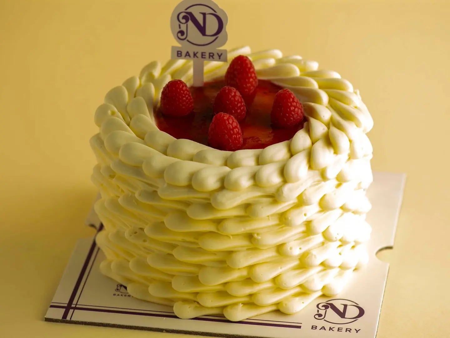 Vanilla Berry Cake 8 In