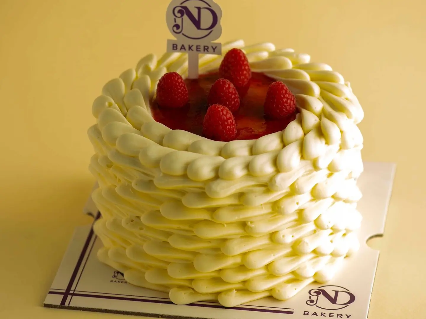 Vanilla Berry Cake 6 In