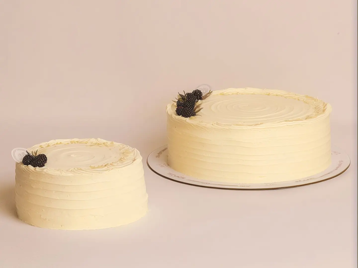 كيكة الليمون والتوت كبير