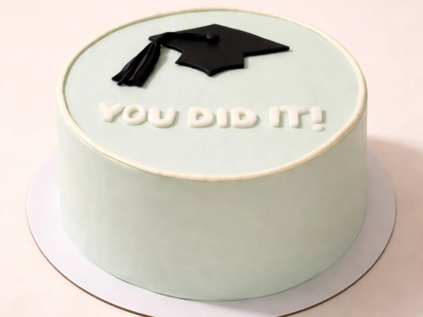 كيكة التخرج ( لون سماوي )