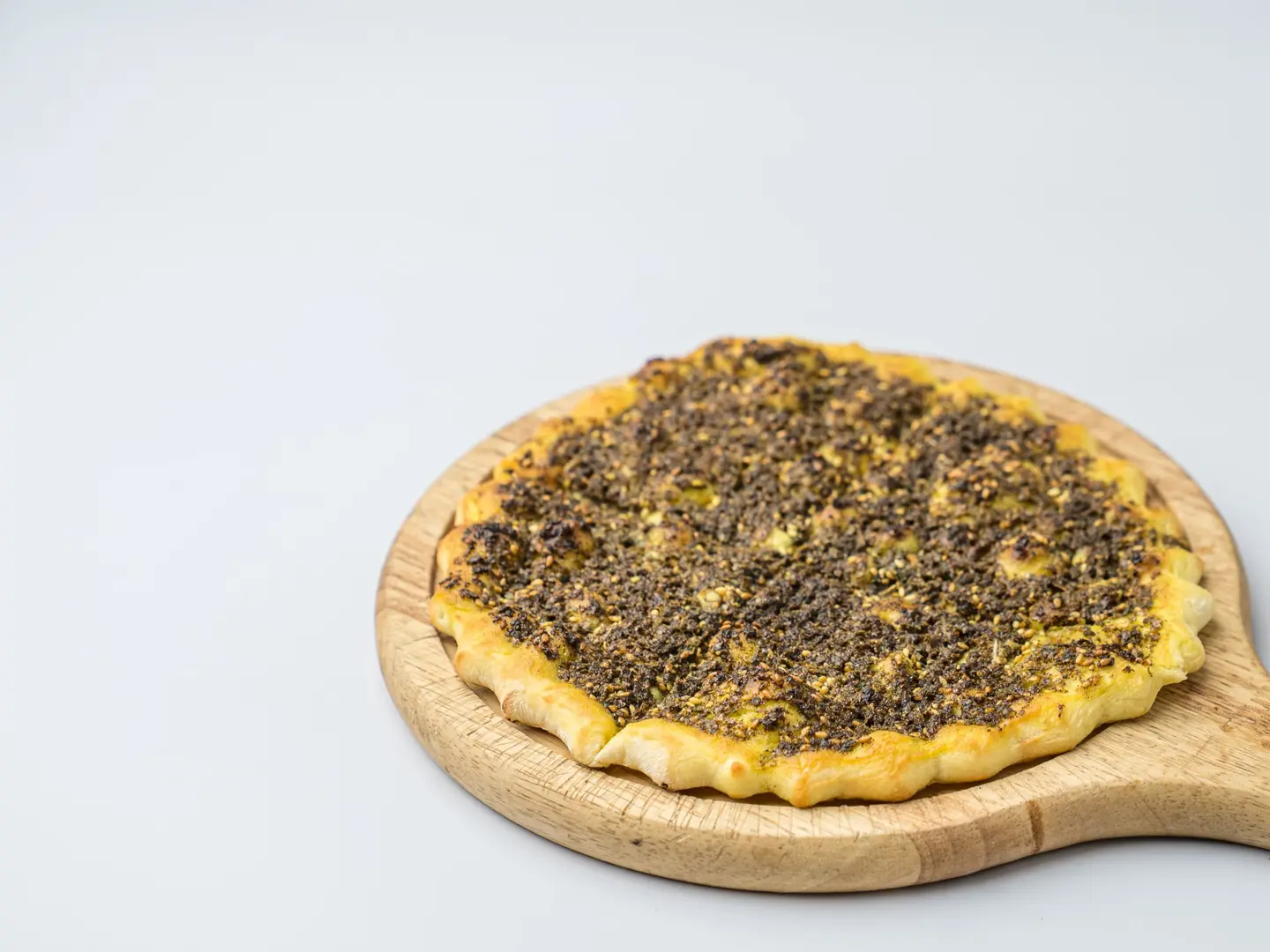 فطيرة جبنة عكاوي مع زعتر