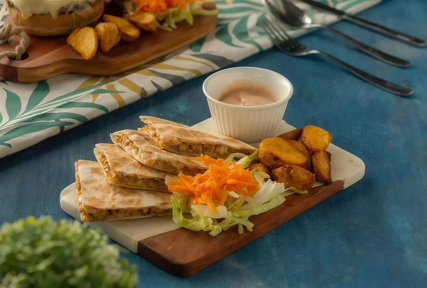 كاسات شاورما مع الجبن والثوم