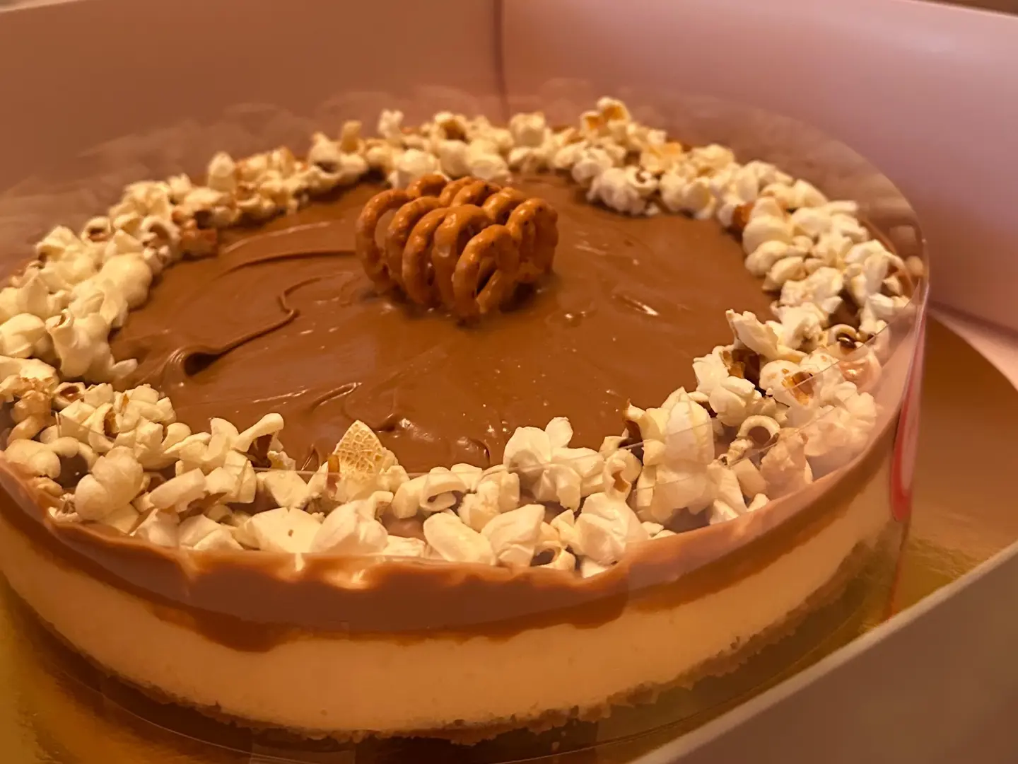 شيز كيك السولت كراميل - شيز كيك السولت كراميل-شيز كيك السولت كراميل-وسط