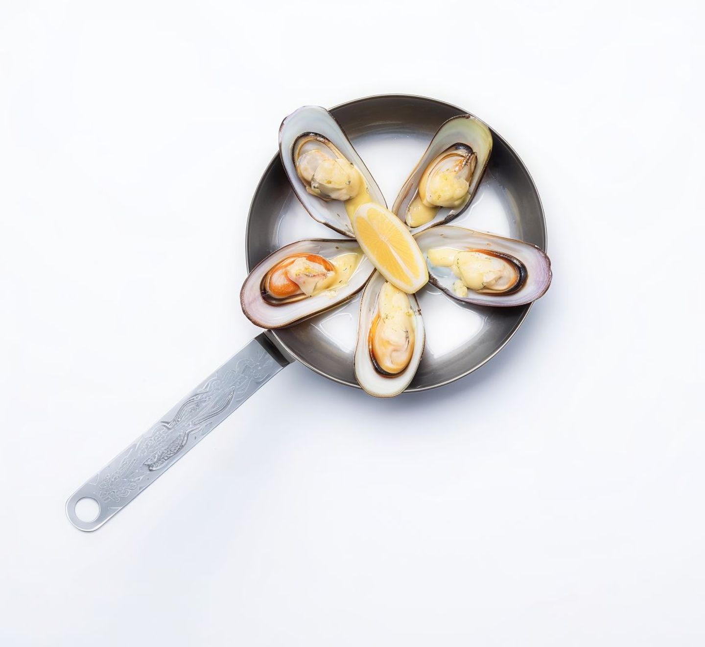 5 Pieces Mussels In Creamy Lemon Garlic Sauce
