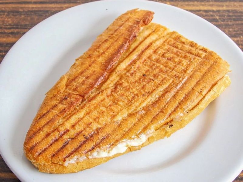 Sucuklu Tost