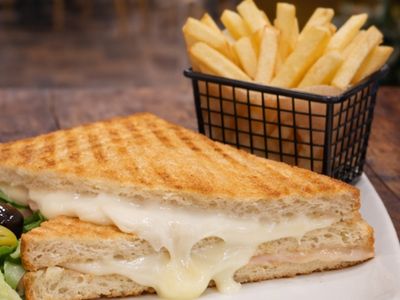 Çift Kaşarlı Tost