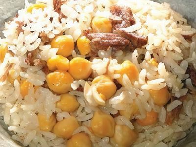 Pilav Üstü Etli Nohut Menü