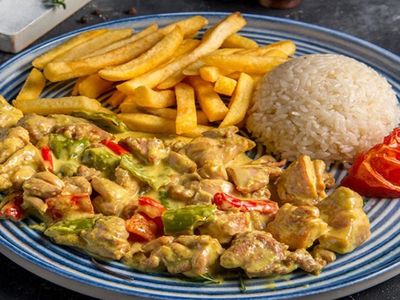 Köri Soslu Tavuk Menüsü