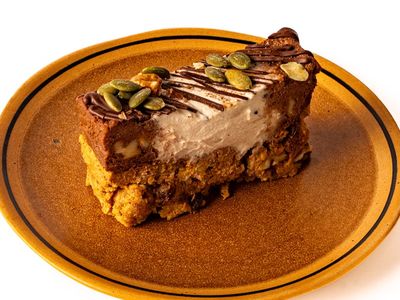 Havuçlu Kek & Kaju Frosting