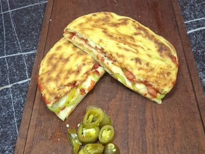 Kaşarlı Bazlama Tost