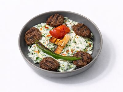 Semizotlu Yoğurtlu Izgara Köfte