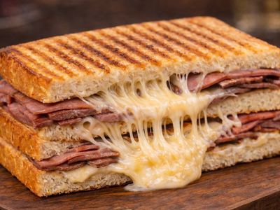 Dilli Kaşarlı Tost