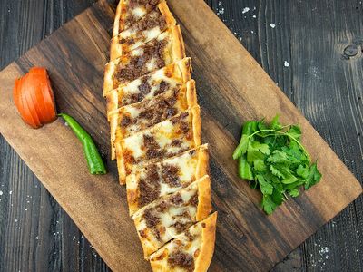 Kavurmalı Kaşarlı Pide