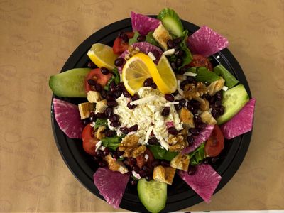 Tulum Peynirli Roka Salatası