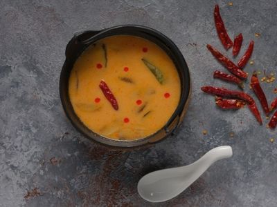 05A - Thai Usulü Hindistan Cevizi Sütlü Tavuk Çorbası